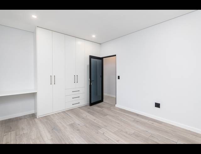 4 BEDROOM FREEHOLD FOR SALE IN SANDOWN